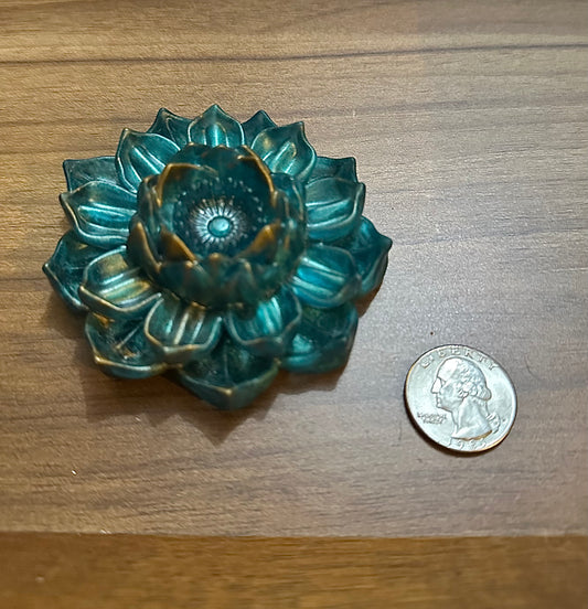 Hand Poured Resin Blooming Flower (Style 4)- Turquoise and Gold